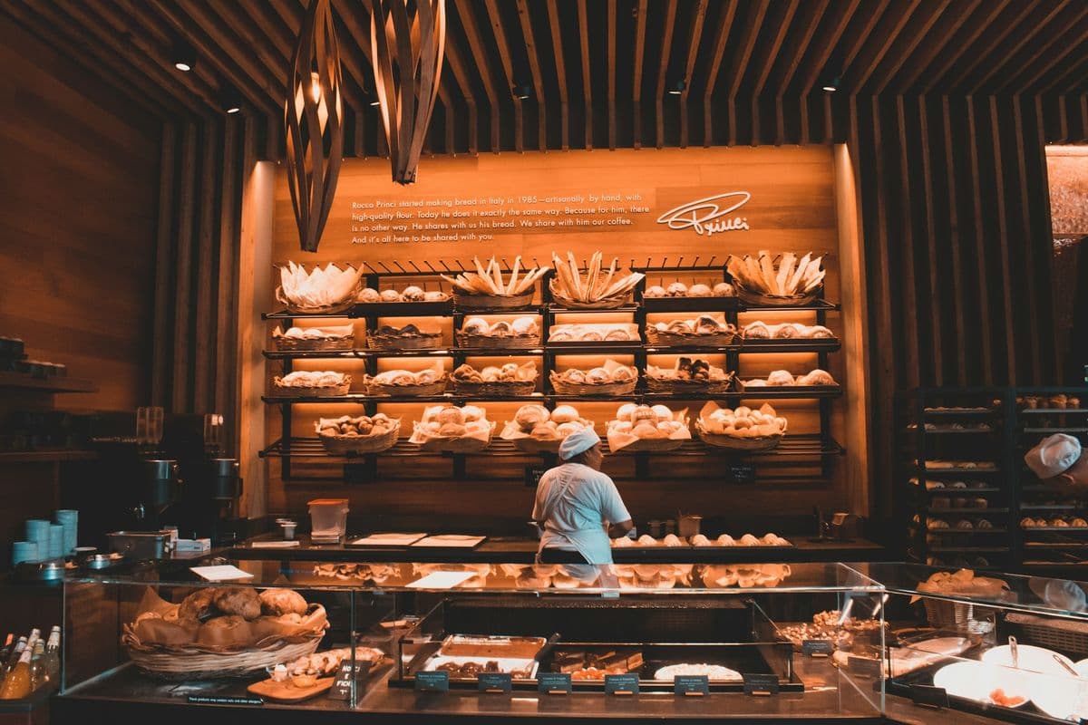 Cómo los Pacheco de Colpatria se quedaron con el 100% de Tostao, la cafetería popular que desafió a Juan Valdez